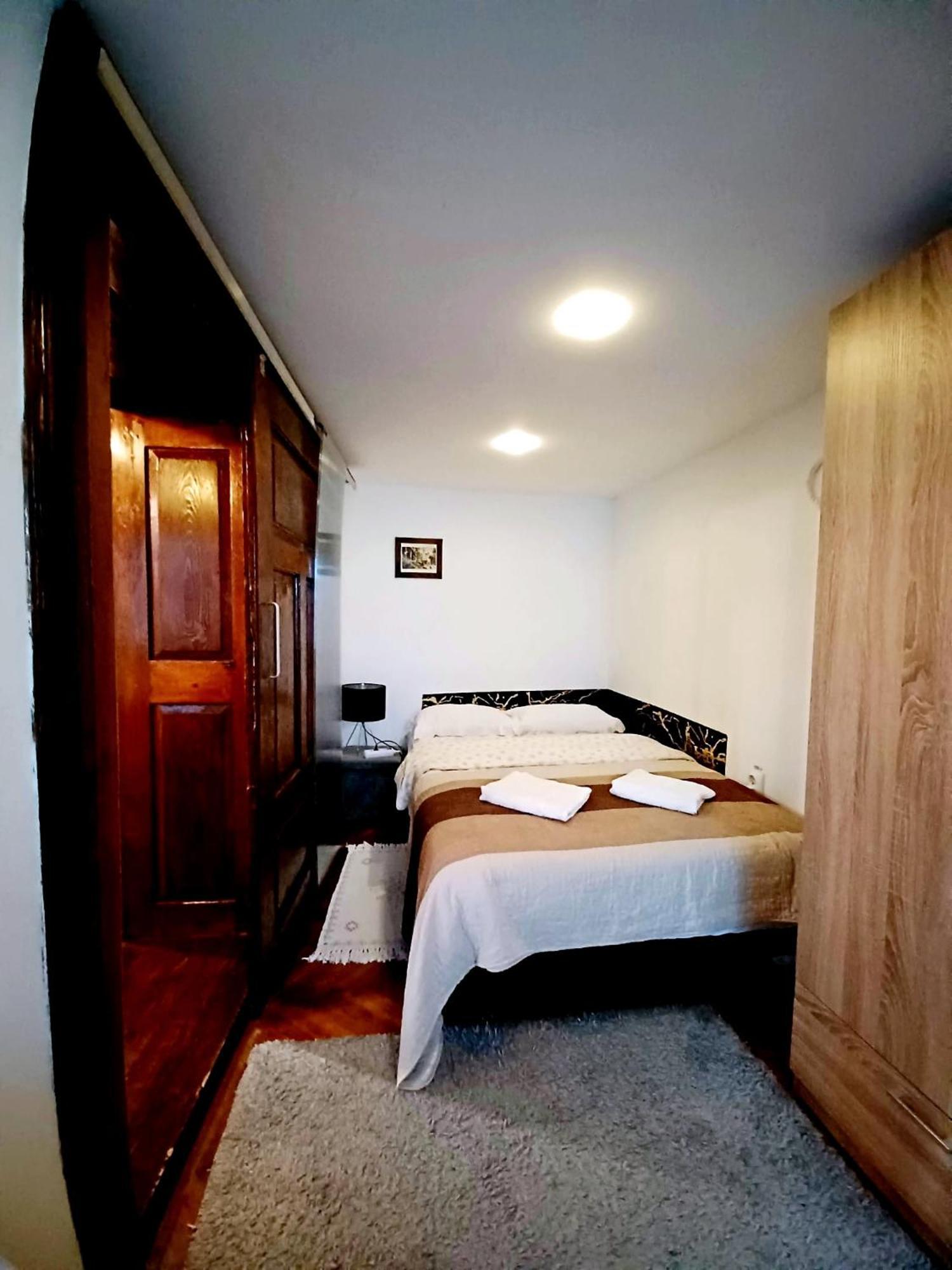 בראשוב Historic Center Apartment מראה חיצוני תמונה